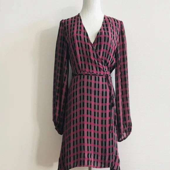 🆕 NEW WITH TAG GANNI Checked mini wrap dress size FR 38 is equivalent to… - Picture 4 of 15